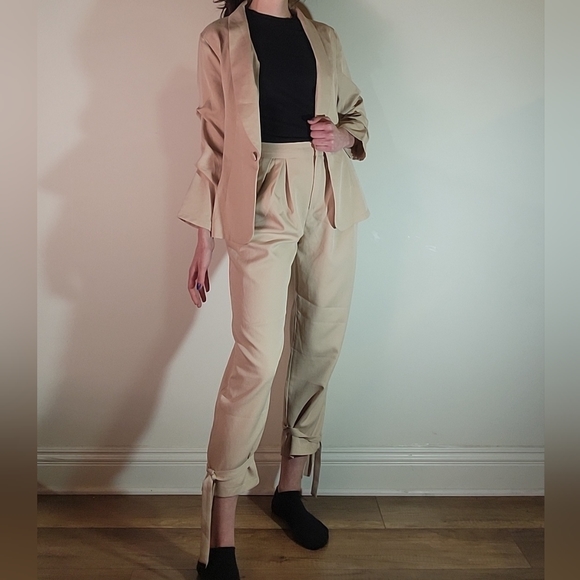 New Chic taupe Suit and Pants Set - Picture 7 of 16